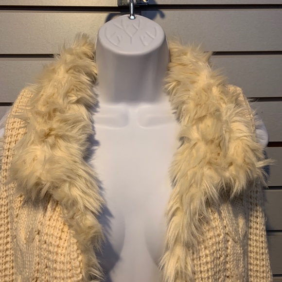 Faux Fux & Knit Reversible Sweater Vest - Picture 3 of 5